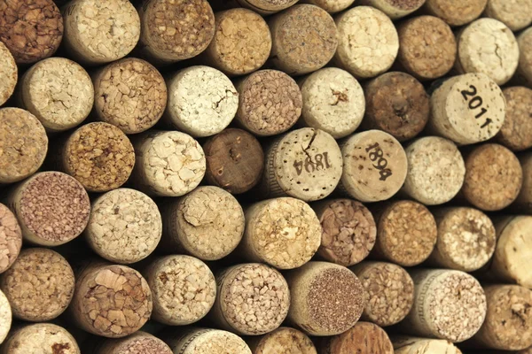 배경에서 많은 다른 와인 corks — 스톡 사진