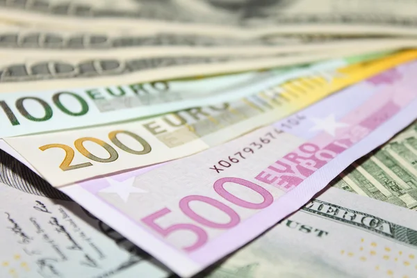 Contesto delle banconote in euro e in dollari. Concentrazione superficiale . — Foto Stock