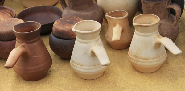 Ecological clay pottery ceramics sold in market — Stock Photo, Image