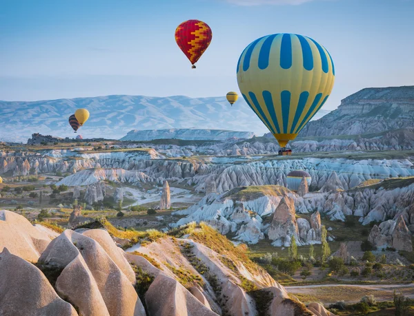 Hot air balloon over Cappadocia — Stock Photo, Image