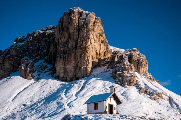 Chapel in Cime National Park, Dolomites, Italy — Stock Photo, Image
