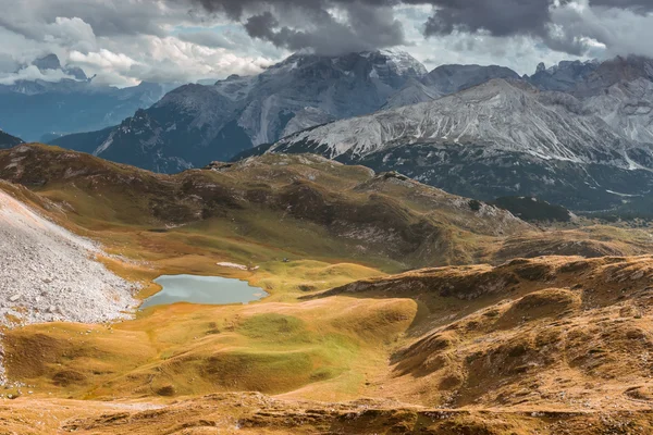 Vista panorámica de las montañas de los Dolomitas italianos —  Fotos de Stock