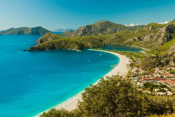 Oludeniz laguny w morze widok na plażę — Zdjęcie stockowe