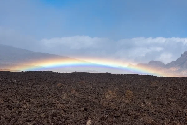 Lava en regenboog Teide vulkaan Tenerife-Canarische — Stockfoto