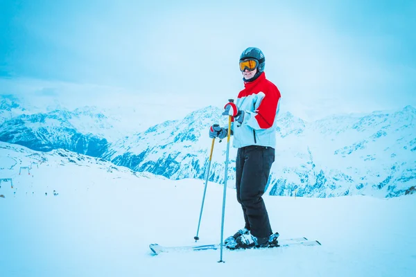 Esquiador, esporte de inverno extremo — Fotografia de Stock