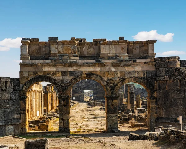 ヒエラポリス古代都市遺跡パムッカレトルコ。ユネスコ世界遺産 — ストック写真