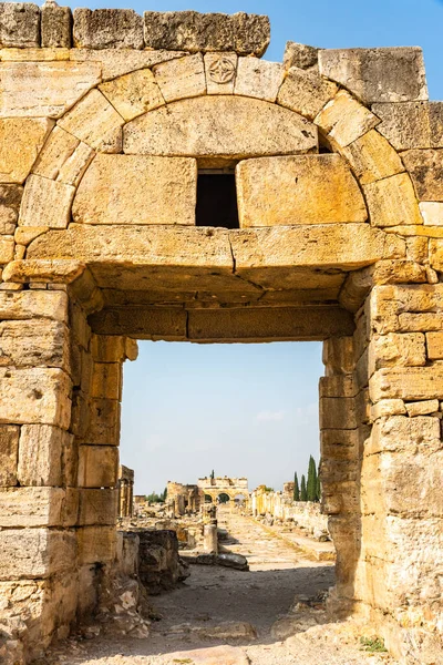 Hierapolis antigua ciudad ruinas Pamukkale Turquía. Patrimonio de la Humanidad UNESCO — Foto de Stock