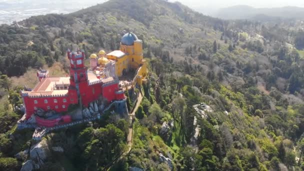 4K Vista aérea del Palacio de Pena Sintra Lisboa Portugal UNESCO Patrimonio de la Humanidad — Vídeos de Stock