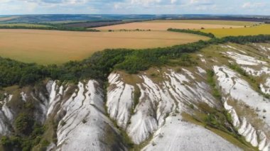 Hava aracı görüntüsü Dvurechansky Ulusal Doğal Parkı, Kharkov Bölgesi, Ukrayna