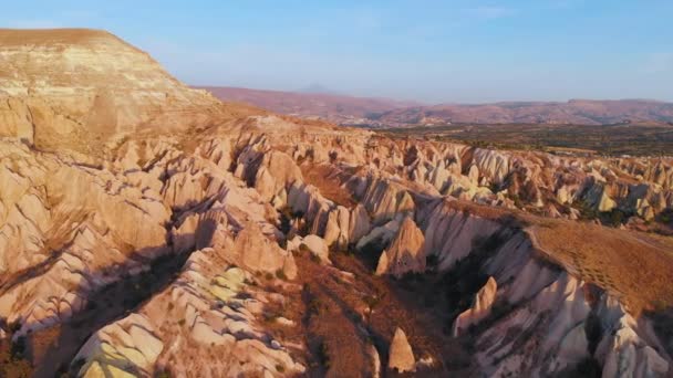 Αεροπλάνο της Καππαδοκίας με θέα στο ηλιοβασίλεμα Red and Rose Valley rocks, Goreme Τουρκία — Αρχείο Βίντεο