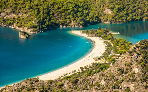 Oludeniz laguny w morze widok na plażę — Zdjęcie stockowe