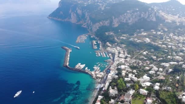 Vista aérea del dron de la isla de Capri — Vídeos de Stock