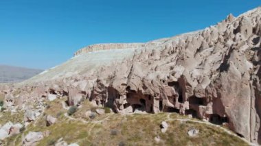Kapadokya hava aracı görüntüsü Türkiye 'nin Zelve Valley mağara kasabasına