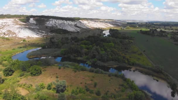 Flygdrönare vy till Dvurechansky National Natural Park, Charkov regionen, Ukraina — Stockvideo