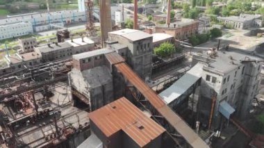 Endüstriyel bölgenin hava aracı görüntüsü. Çok eski bir kokain fırını kömür işleme tesisi.