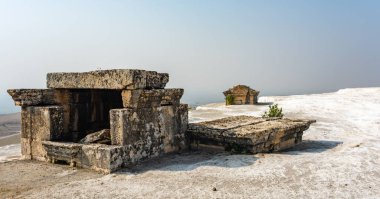 Hiyeraplis antik kenti Pamukkale Türkiye 'sini harap ediyor. UNESCO dünya mirası sahası