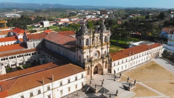 Mosteiro de Santa Maria Alcobaca, Portugal 의 4k 공중 드론 영상 — 비디오