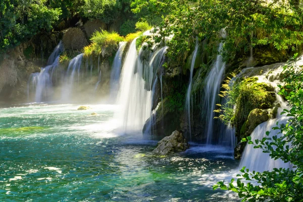 Nationaal park Krka, waterval Skradinski buk, Kroatië. — Stockfoto