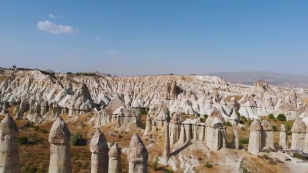 Каппадокийский беспилотник с видом на долину любви Гореме, Турция — стоковое видео