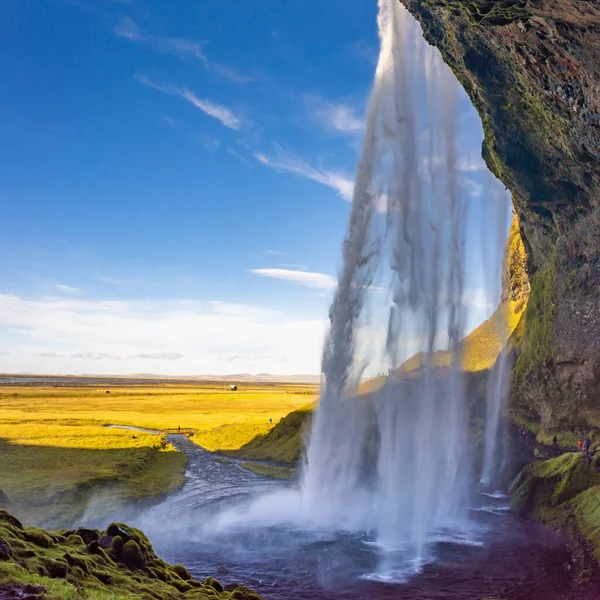 Panorama des Seljalandfoss Wasserfalls, isländisches Wahrzeichen, gutes Wetter — Stockfoto