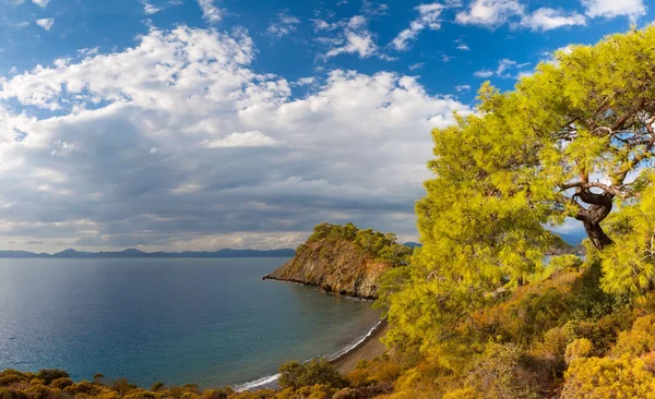 Plaża na Morzu Śródziemnym. Fethiye, Turcja — Zdjęcie stockowe