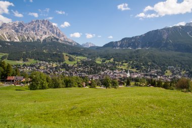 -Cortina d'Ampezzo Dolomiti dağ manzarası