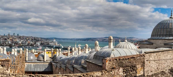 View from Suleymaniye mosque to Bosphorus,  Istanbul — Stock Photo, Image