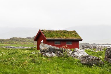 Tipik kırmızı rorbu Balık tutma kulübede Köyü, Lofoten