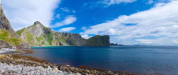 Praia panorâmica nas ilhas Lofoten — Fotografia de Stock