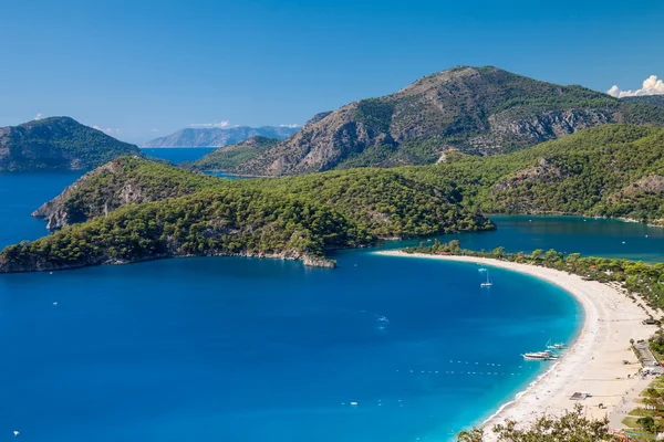 Oludeniz laguny w morze widok na plażę — Zdjęcie stockowe