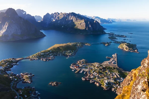 Aeral weergave van Reine dorp, eiland van de Lofoten, Noorwegen — Stockfoto