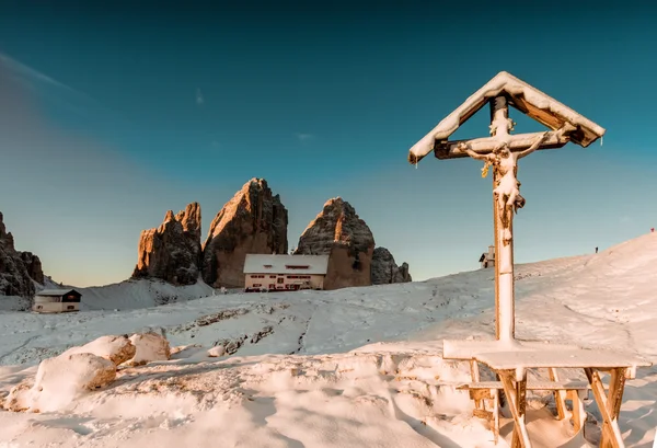 Εκκλησάκι στο Cime εθνικό πάρκο, Δολομίτες, Ιταλία — Φωτογραφία Αρχείου