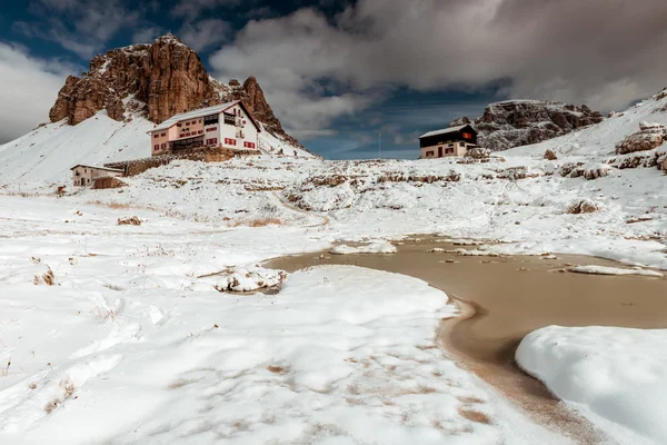 Hute perto de Tre Cime, Dolomites, Europa — Fotografia de Stock