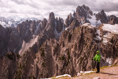 kadın Dağları uzun yürüyüşe çıkan kimse