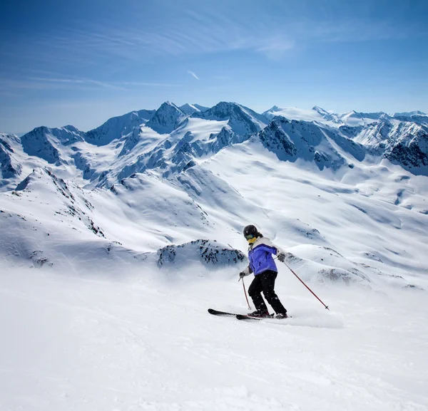 Skier, extreme winter sport — Stock Photo, Image