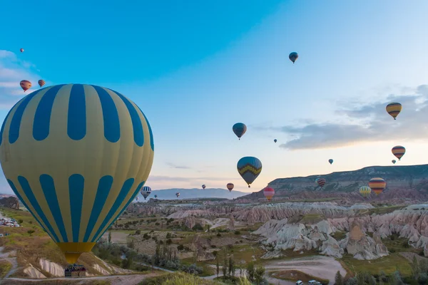 Pięciotygodniowa podróż balonem latanie nad Kapadocją — Zdjęcie stockowe