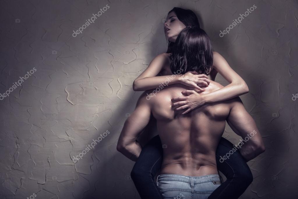 Parejas sensuales fotos de stock, imágenes de Parejas sensuales sin royalties | Depositphotos Parejas sensuales fotos de stock, imágenes de Parejas sensuales sin royalties | Depositphotos