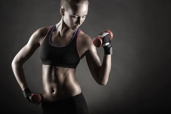 Fitness žena s barbells — Stock fotografie