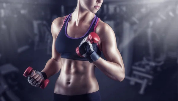 Fitness žena s barbells — Stock fotografie