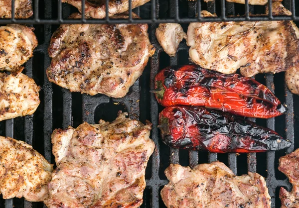 Kött på grillen — Stockfoto