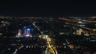 Kablosuz ağ bağlantısı kavramına sahip modern şehir