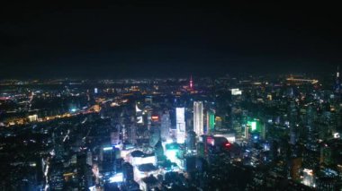 Kablosuz ağ bağlantısı kavramına sahip modern şehir