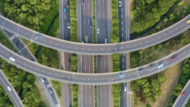 Vista Aérea Del Cruce Carreteras Con Coches Movimiento Concepto Piloto — Vídeos de Stock