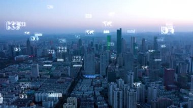 Akıllı Bağlı Şehir silueti. Gelecekçi ağ konsepti, şehir teknolojisi.