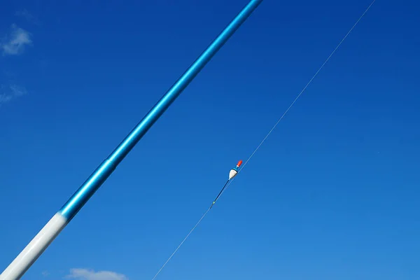 Asta Bobber Ffishing Contro Cielo Blu Primo Piano — Foto Stock