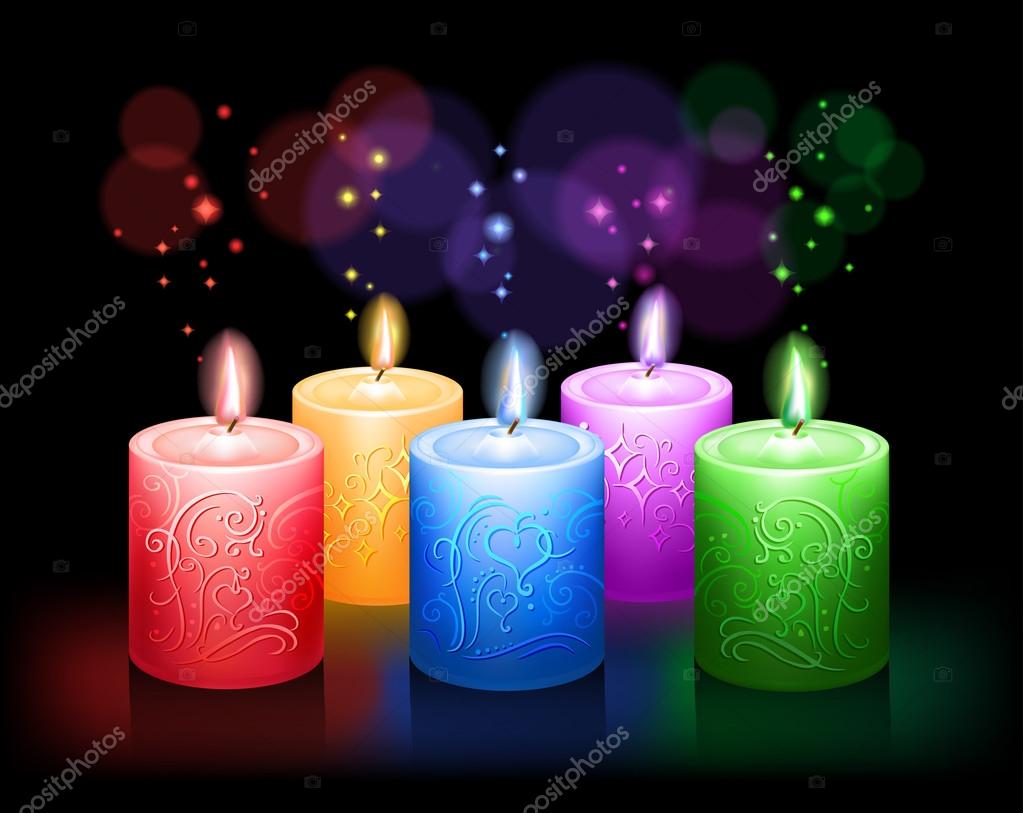 Bella foto realistiche candele colorate (rosso, giallo, blu, verde e viola)  che brucia nella notte. Illustrazione vettoriale . - Vettoriale Stock di  ©elen7475 122172336