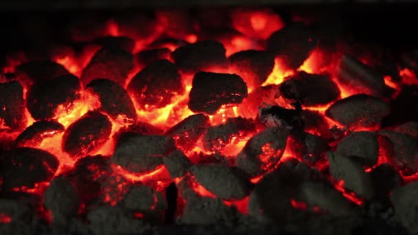 Carbón en llamas — Vídeo de stock