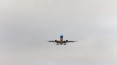 Uçak inişe yaklaşıyoruz