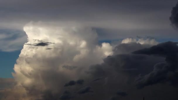 Облака Cumulonimbus — стоковое видео