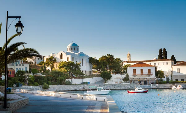 Spetses promenade en kathedraal complexe — Stockfoto